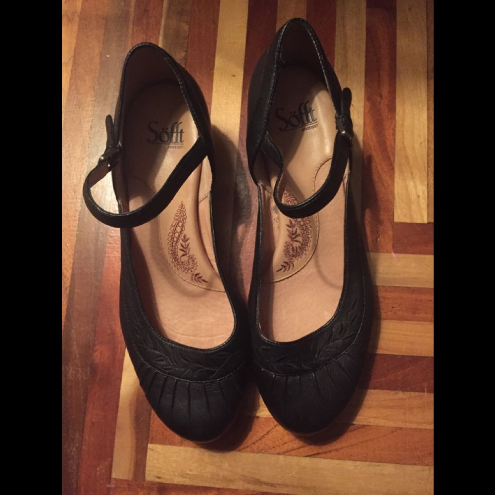 COPY - Women’s black ankle strap